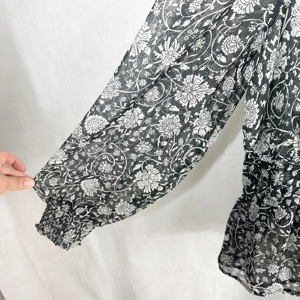 Old Navy Dark Floral Puff Long Sleeve Blouse  Size Medium Black White